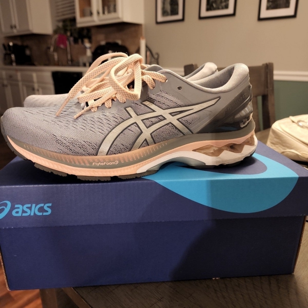 Asics gel kayano 27 size 8 wide women's